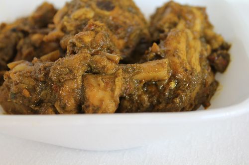 Mint Coriander Chicken Curry / Pudhina Kothamali Chicken