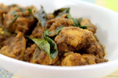 Dry Pepper Chicken Fry / Kozhi Milagu Varuval